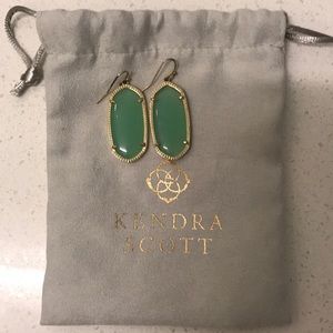Dani Gold Kendra Scott earrings!
